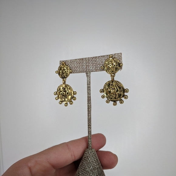Gold Retro Style Coin Dangle Earrings - Picture 7 of 9